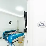 Fantasy House Casa de hóspedes