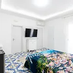 Fantasy House Casa de hóspedes